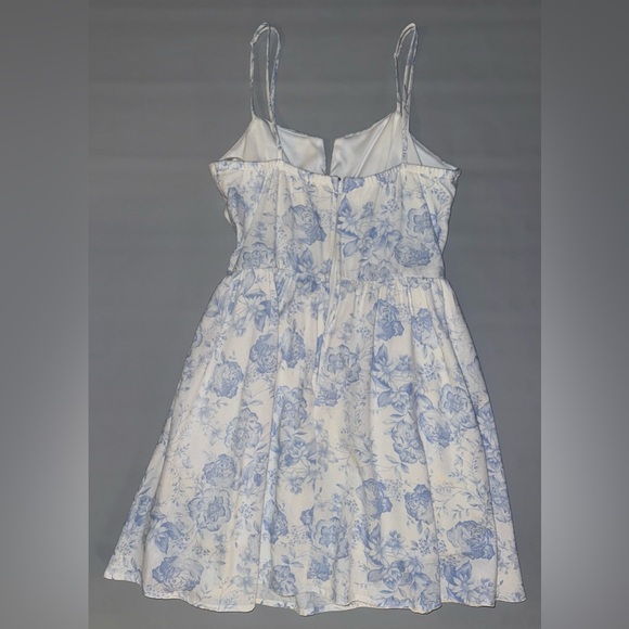 Altar’d State blue and white floral mini dress - Picture 3 of 4